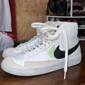 COPY - Nike Blazer Mid ‘77 SE GS Double Swoosh -White Vapor Green